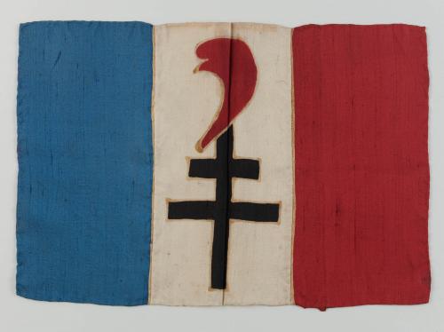Petit drapeau tricolore à la croix de Lorraine surmontée d'un bonnet  phrygien